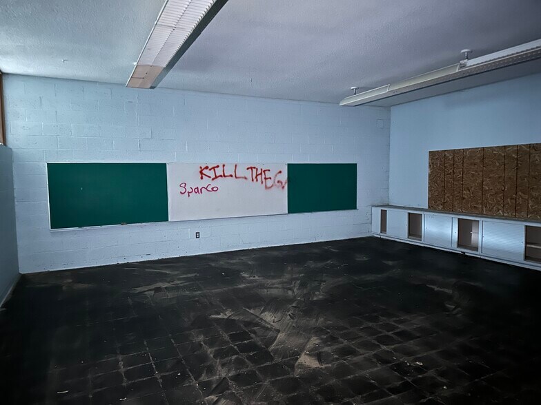 More Photos Of 1123 N Sherman St, Bay City Schools For Lease
