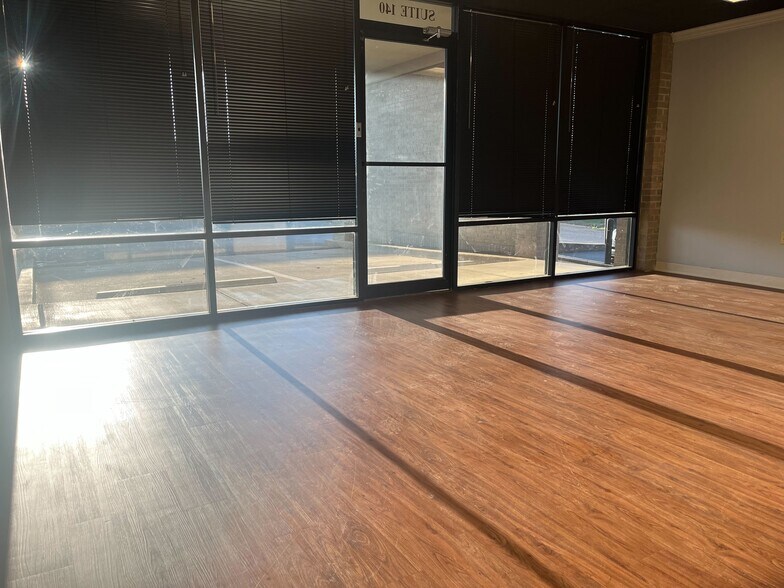 More Photos Of 2311 Biscayne Dr, Little Rock Office For Lease