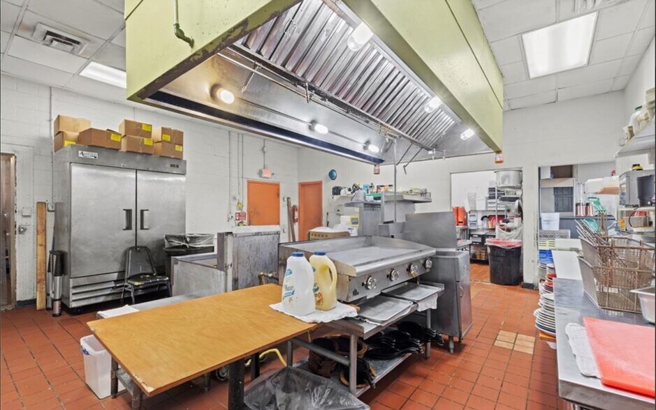 More Photos Of 1909 N Service Rd E, Saint Clair Freestanding For Sale