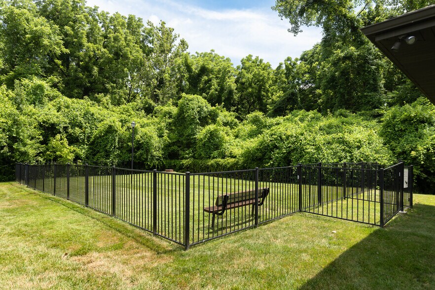 More Photos Of 238 W Wellspring Way, Saint Charles Apartments For Sale