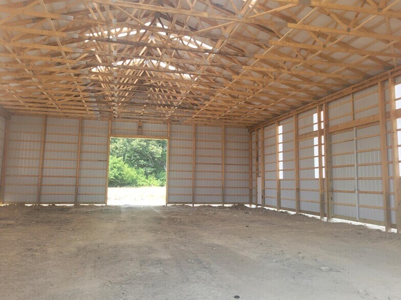 More Photos Of 36877 Bi State Blvd, Delmar Warehouse For Lease