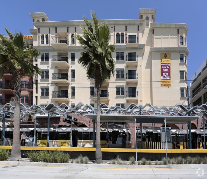 More Photos Of 325 W Adams Blvd, Los Angeles Apartments For Lease