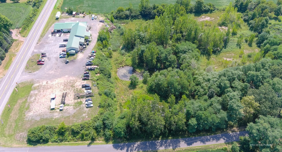 More Photos Of 10277 State Route 34, Weedsport Service For Lease