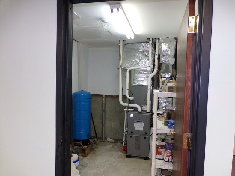 More Photos Of 401 Gilford Ave, Gilford Office For Lease