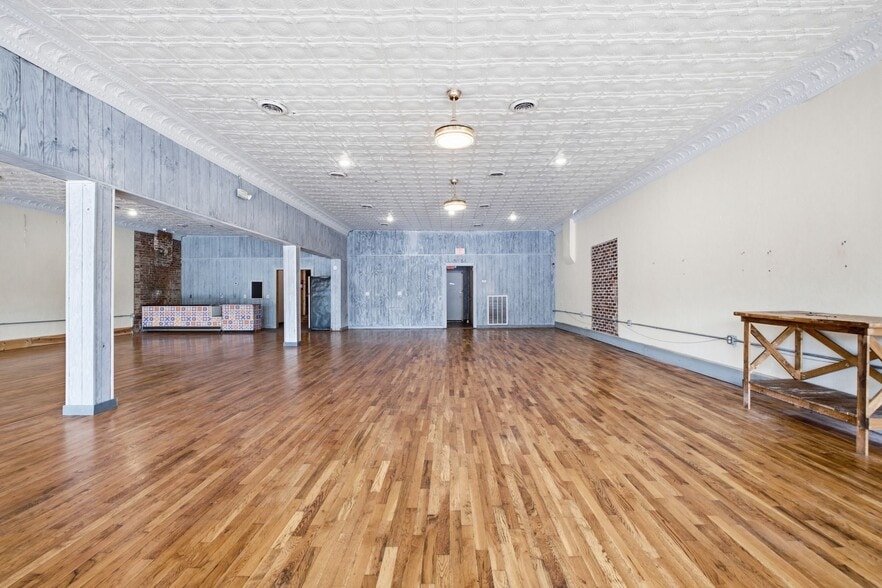More Photos Of 1029 Park St, Westmoreland Storefront Retail Office For Sale