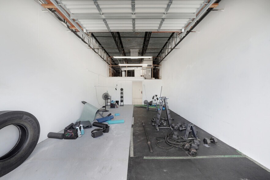 More Photos Of 1500-1536 S Dixie Hwy, Pompano Beach Showroom For Lease