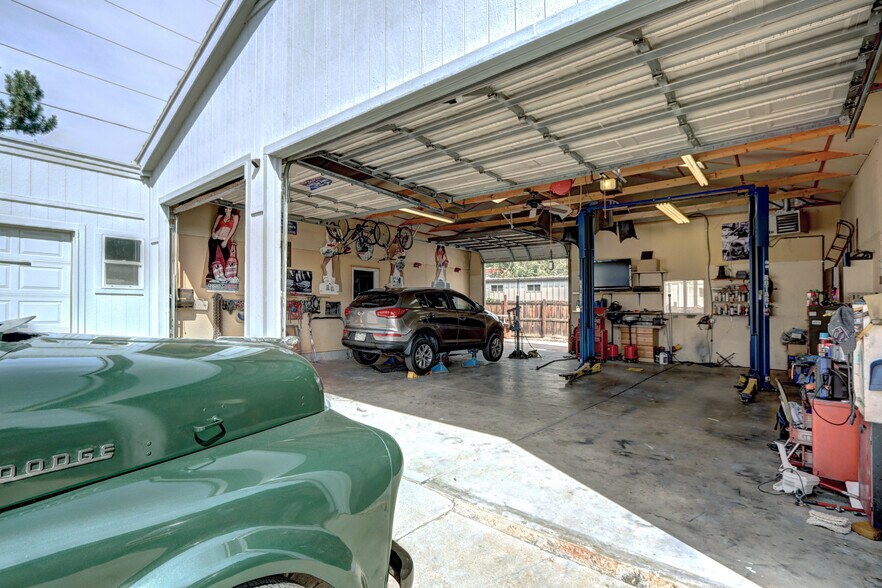 More Photos Of 609 Lupine St, Golden Light Distribution For Sale