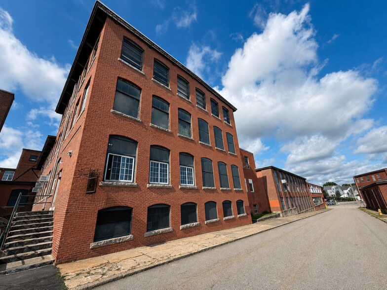 More Photos Of 358 Lowden St, Pawtucket Manufacturing For Sale