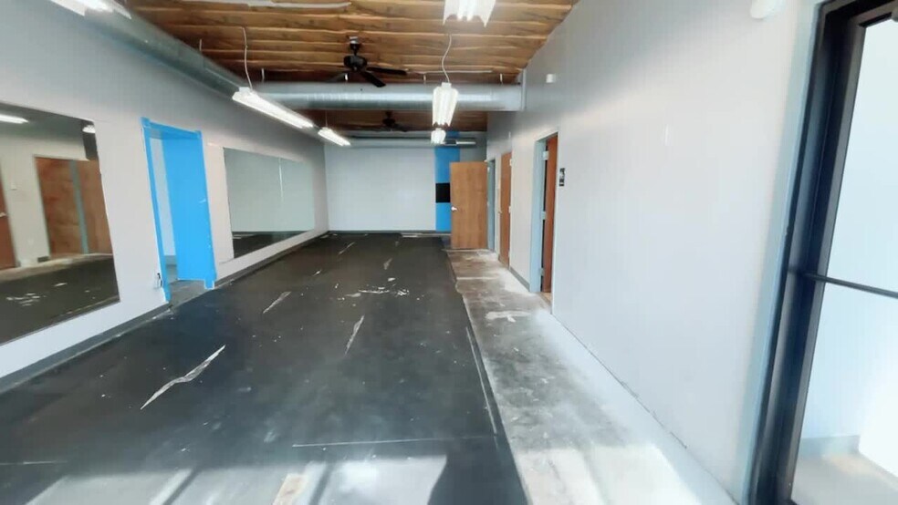 More Photos Of 3036 Gillham Rd, Kansas City Freestanding For Lease