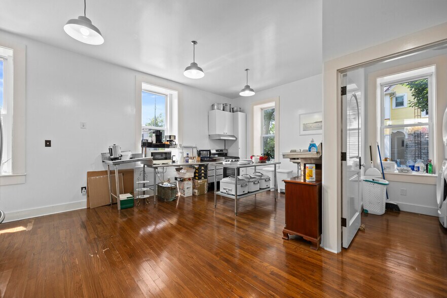 More Photos Of 403 E Adams St, Sandusky Hospitality For Sale