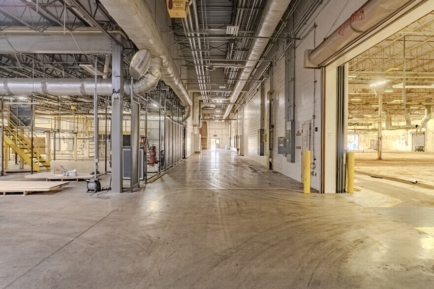 More Photos Of 4611 Wiseman Blvd, San Antonio Manufacturing For Sale