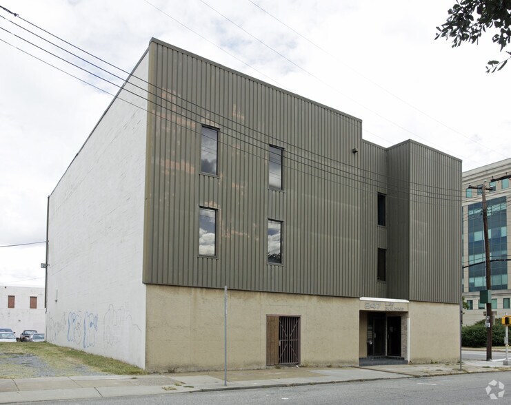 More Photos Of 247 28th St, Newport News Office For Sale