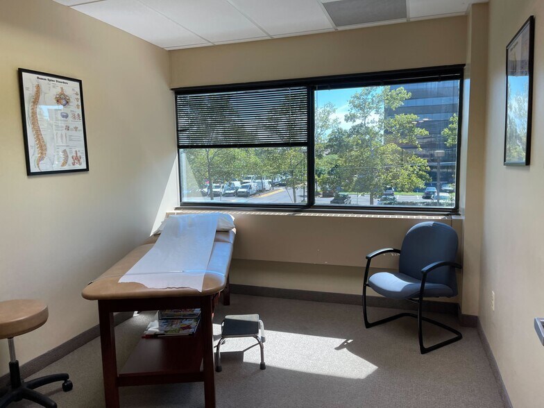 More Photos Of 8230 Boone Blvd, Vienna Office For Sale