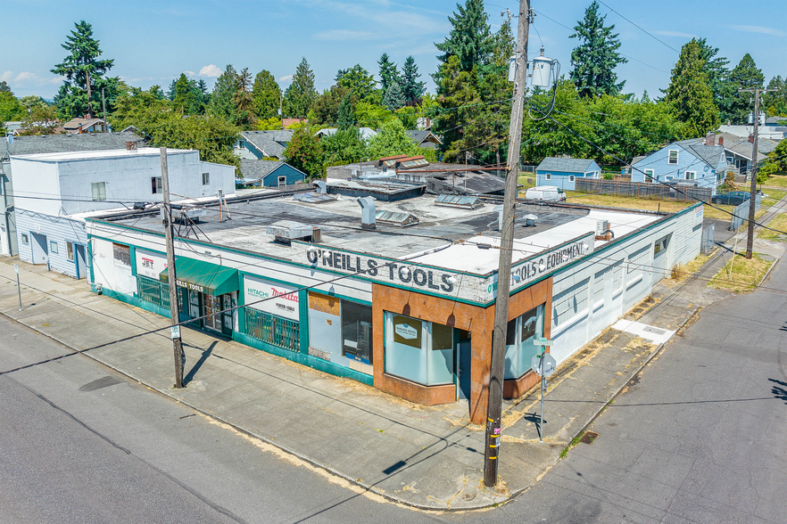 More Photos Of 7131-7145 NE Glisan St, Portland Showroom For Lease