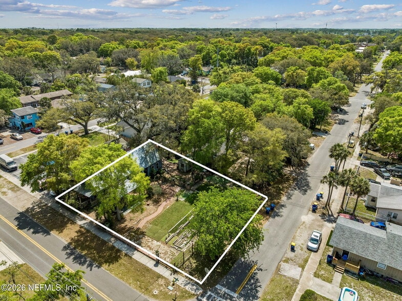 More Photos Of 1008 Beech St, Fernandina Beach Freestanding For Sale