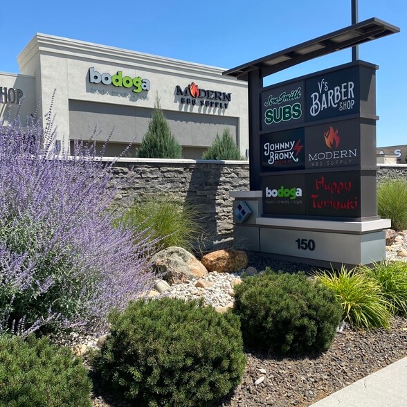 More Photos Of 150 S Ten Mile Rd, Meridian Storefront For Lease