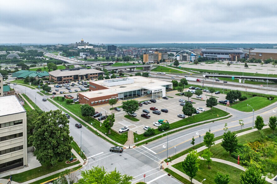 More Photos Of 450 Laurel St, Des Moines Office For Sale