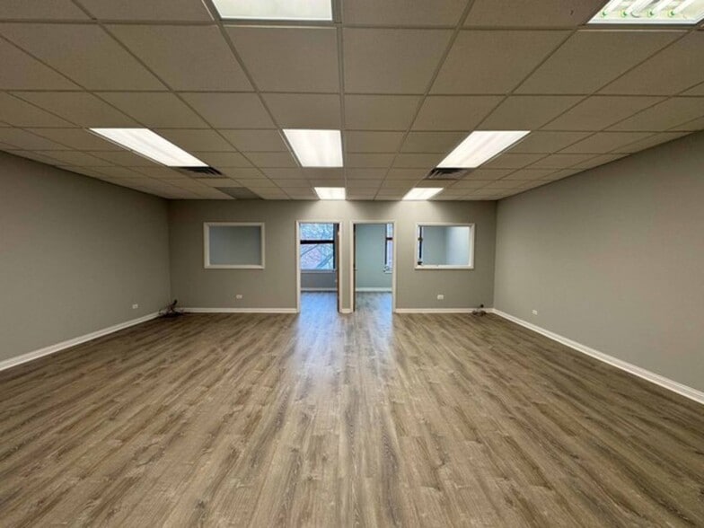More Photos Of 101-107 N Oak Park Ave, Oak Park General Retail For Sale