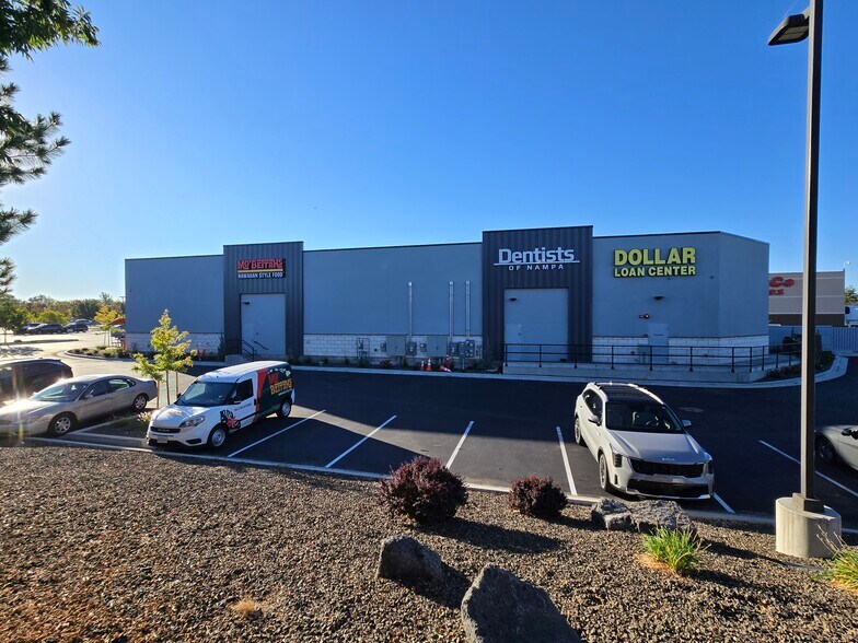 More Photos Of 1255 N Happy Valley Rd, Nampa Restaurant For Sale