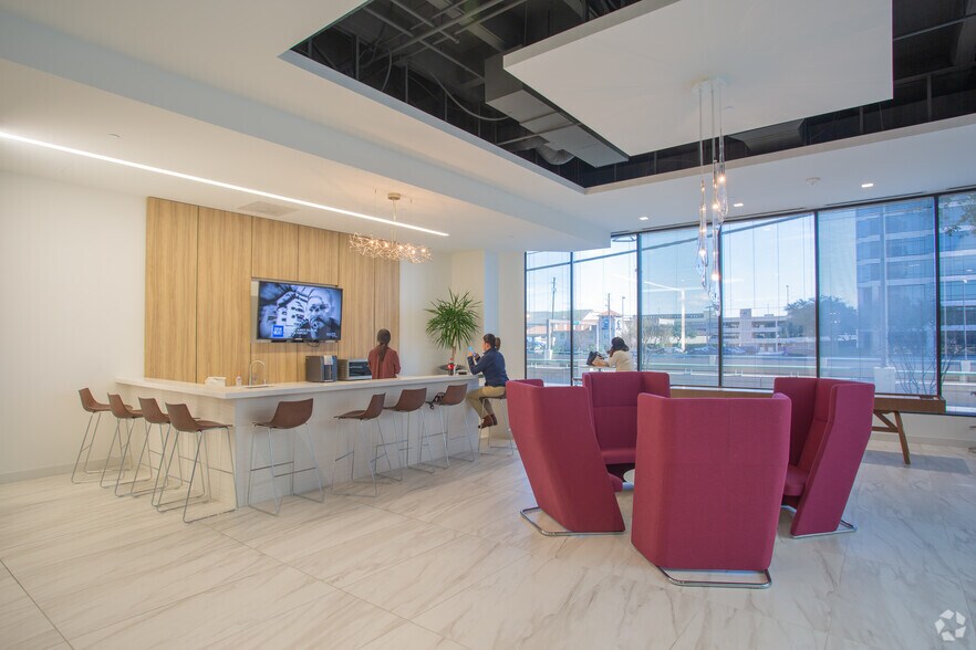 More Photos Of 4131 N Central Expy, Dallas Coworking Space