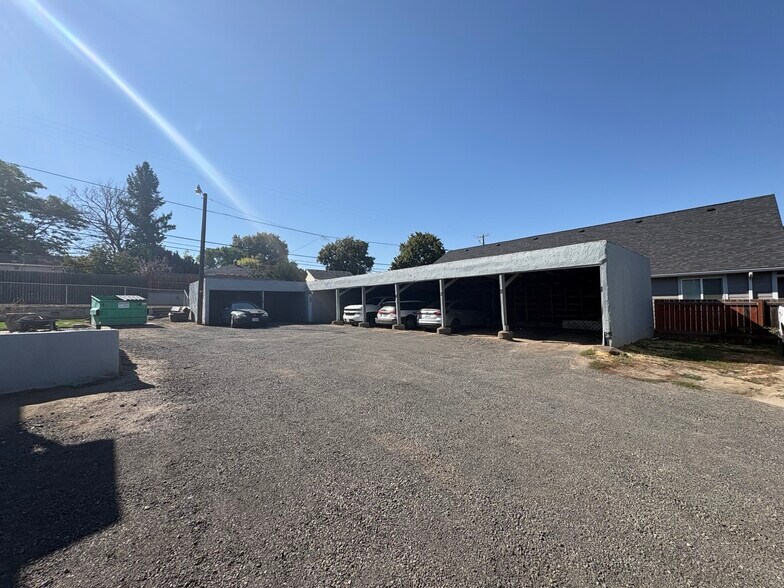 More Photos Of 204 SE 12th St, College Place Apartments For Sale