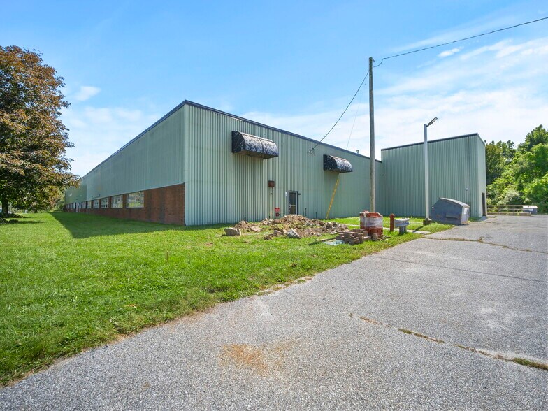 More Photos Of 1434-1440 County Rd 565, Sussex Manufacturing For Sale