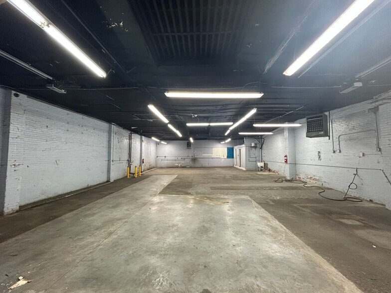 More Photos Of 3609-3615 Queens Blvd, Long Island City Warehouse For Lease