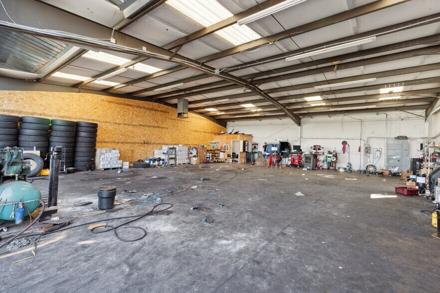 More Photos Of 2428 West Ave, Fresno Industrial For Sale