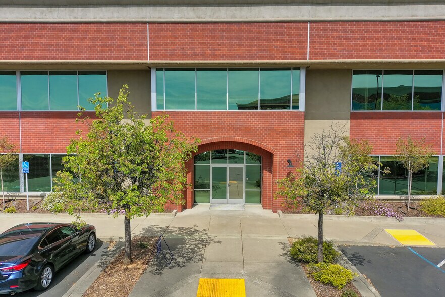 More Photos Of 750 Mason St, Vacaville Office For Lease