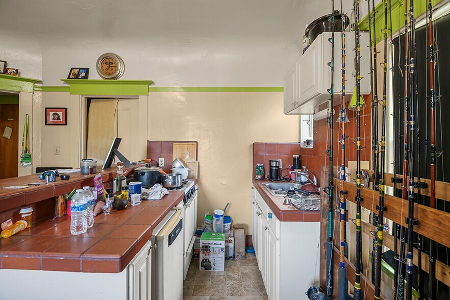 More Photos Of 330 Athol Ave, Oakland Apartments For Sale