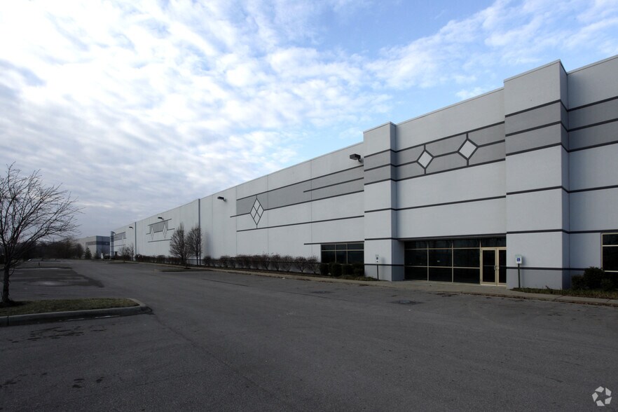 More Photos Of 7700 Trade Port Dr, Louisville Distribution For Lease