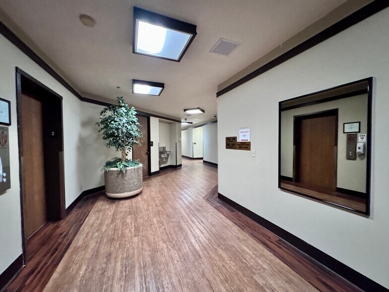 More Photos Of 1900 Churn Creek Rd, Redding Office For Lease