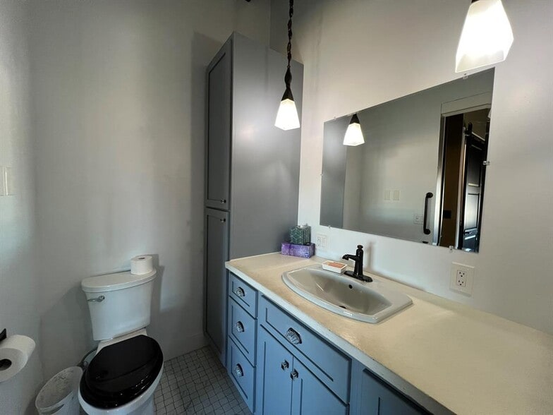 More Photos Of 700 Keogh Ct, Great Falls Light Distribution For Lease