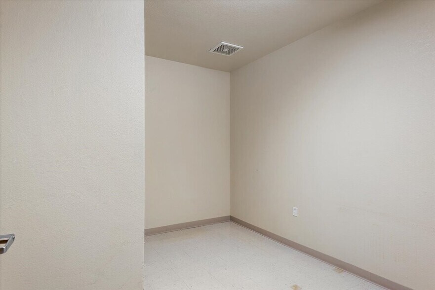 More Photos Of 105 Lehigh Ave, Pueblo Office Residential For Sale