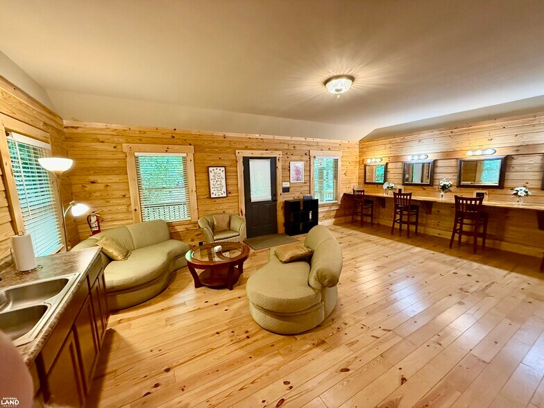 More Photos Of 701 Wingert Road rd, Greenwood Specialty For Sale