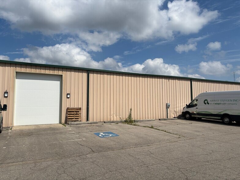 More Photos Of 1160 E Napier Ave, Benton Harbor General Retail For Sale