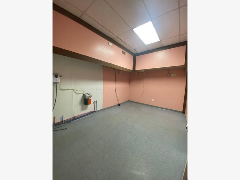 More Photos Of 20 E Main St, Torrington Restaurant For Lease