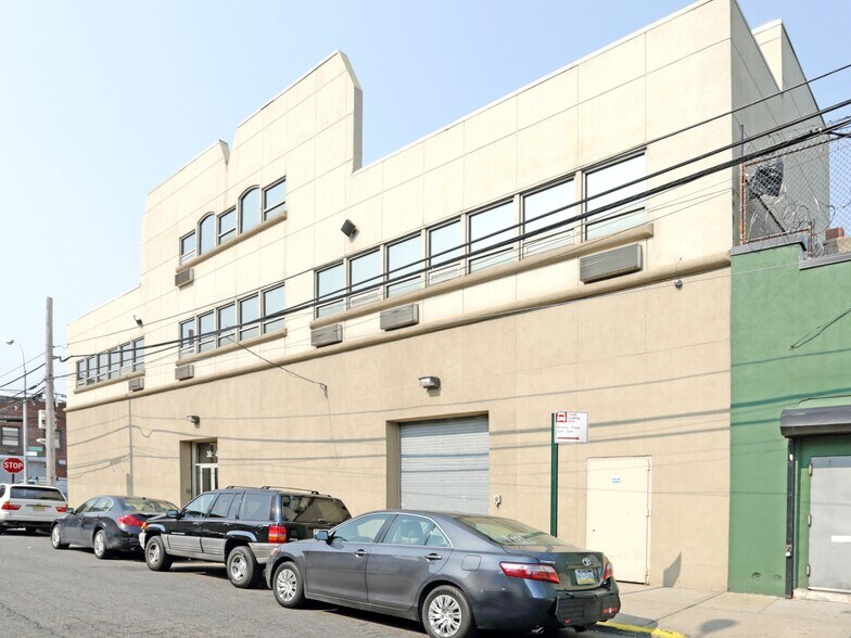 More Photos Of 1219 37th Ave, Long Island City Flex For Lease