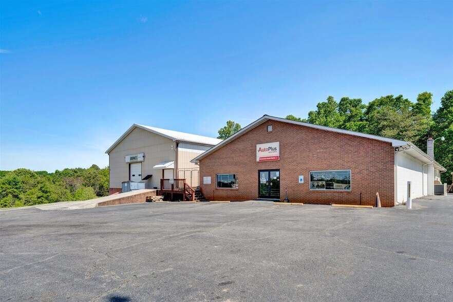 Primary Photo Of 2837 Scruggs Rd, Moneta Storefront Retail Office For Lease