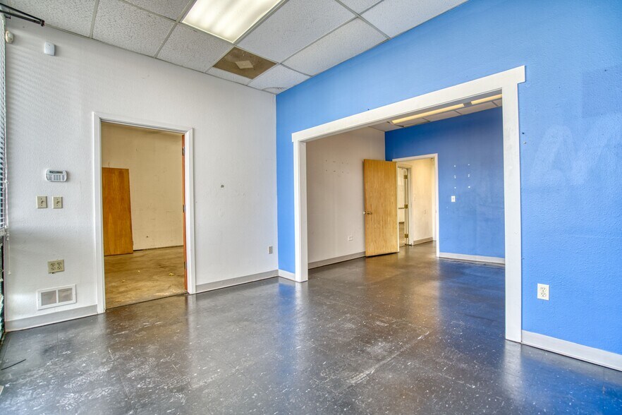 More Photos Of 555 Burbank St, Broomfield Flex For Lease