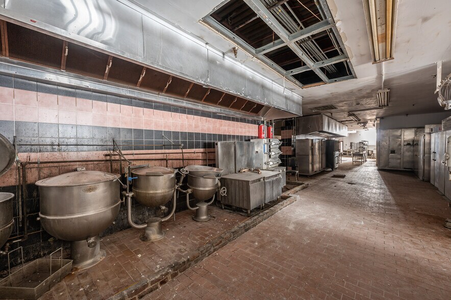 More Photos Of 4858 Route 32, Catskill Hotel For Sale