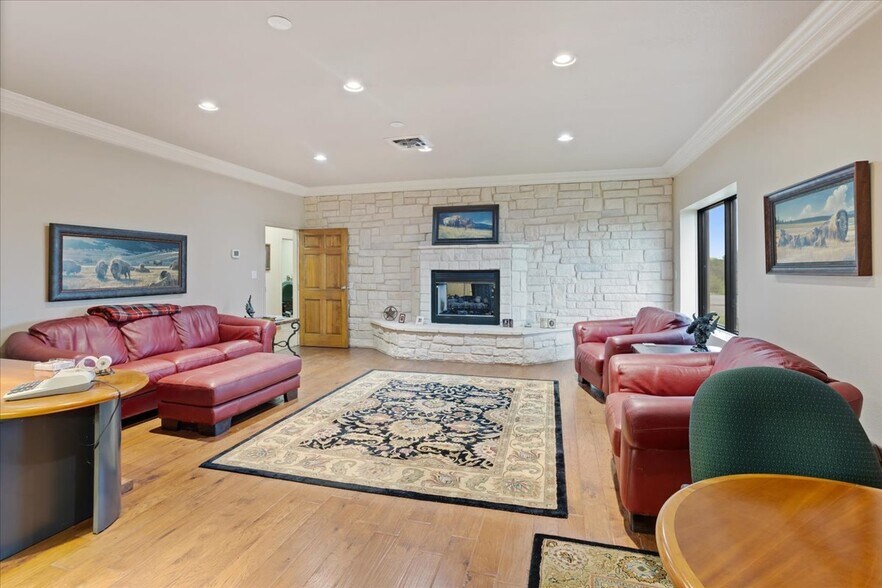 More Photos Of 350 Nails Crossing Rd, Caddo Warehouse For Sale