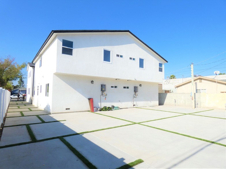 More Photos Of 6732 Irvine Ave, North Hollywood Apartments For Sale