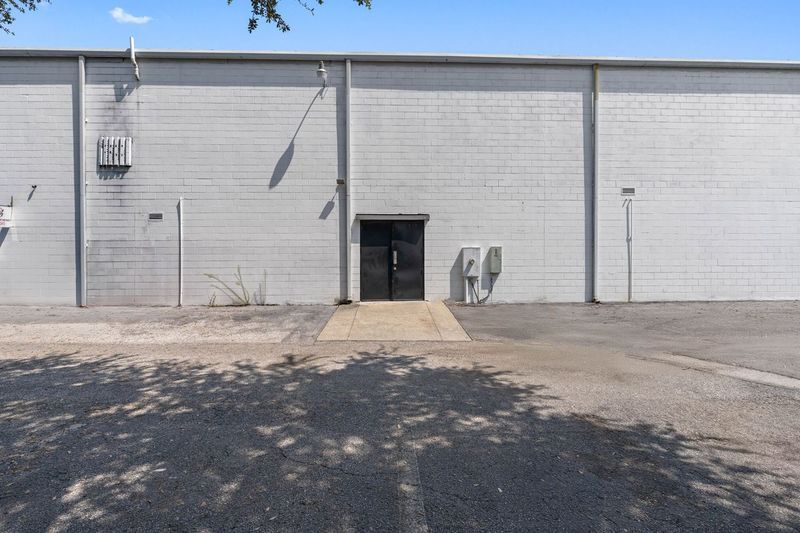 More Photos Of 6235 118th Ave N, Largo Unknown For Lease