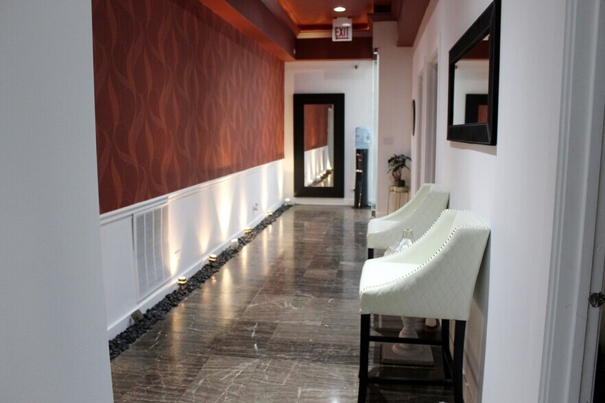 More Photos Of 1915-1917 N Damen Ave, Chicago Storefront For Sale