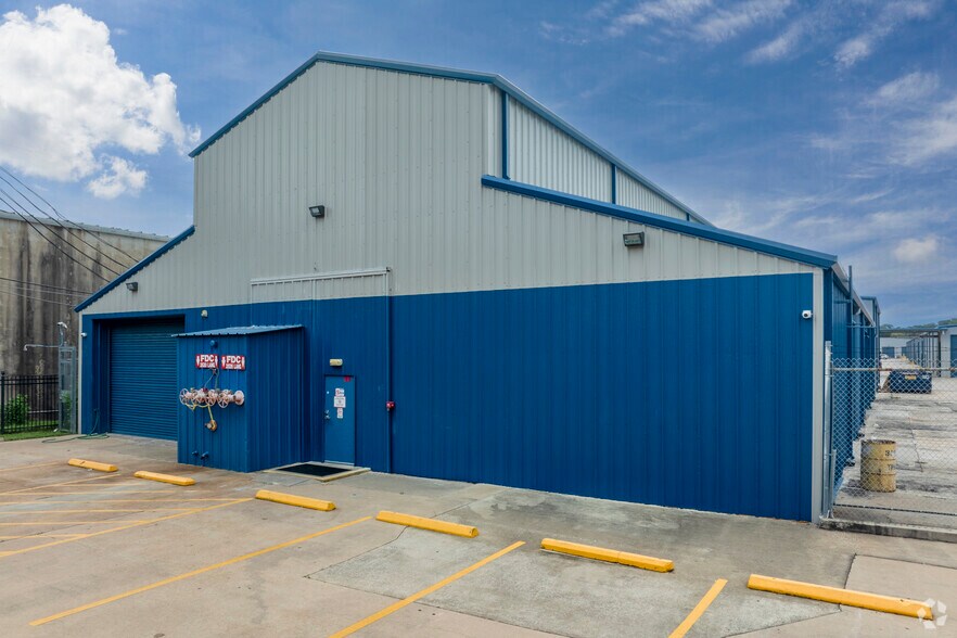More Photos Of 3526-3530 Lang Rd, Houston Unknown For Lease