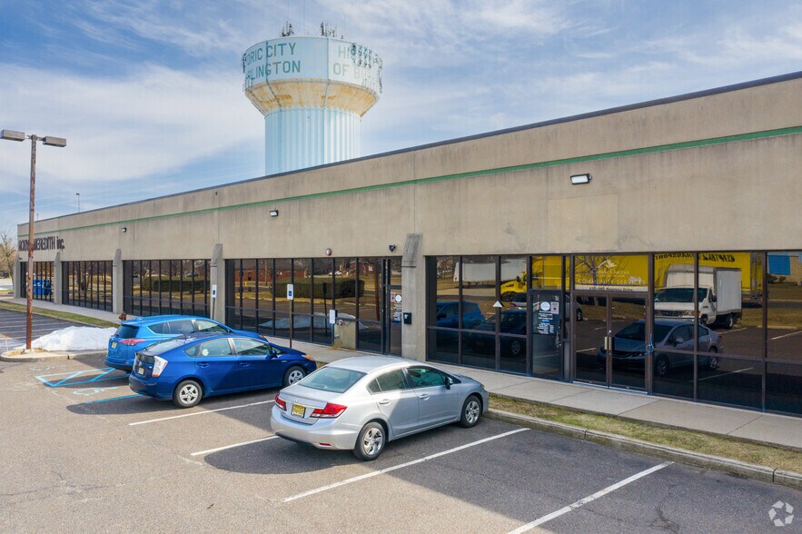 More Photos Of 450-460 Veterans Dr, Burlington Flex For Lease