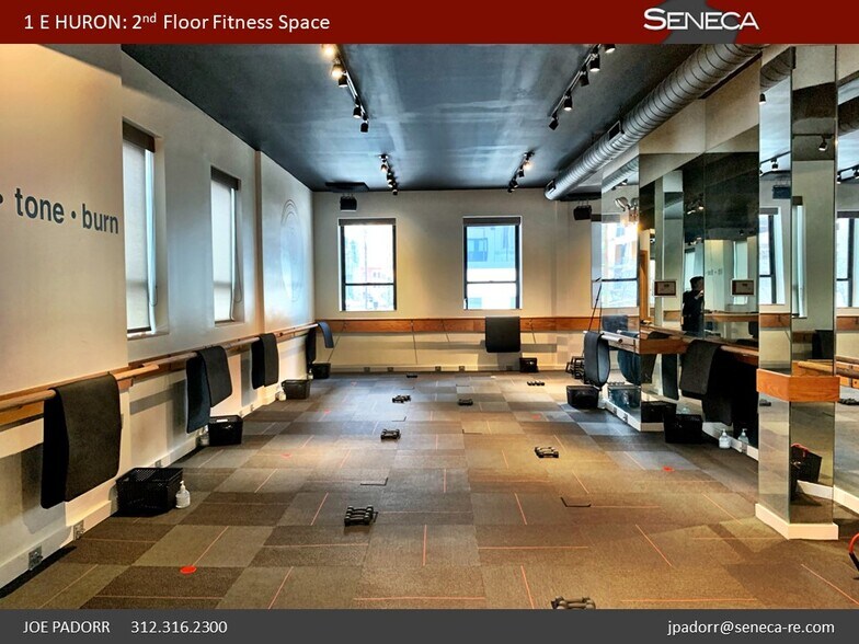 More Photos Of 1 E Huron St, Chicago Storefront For Sale