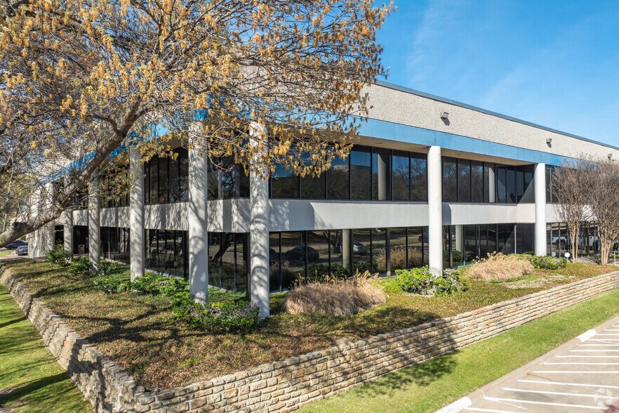 More Photos Of 3311 Boyington Dr, Carrollton Distribution For Lease