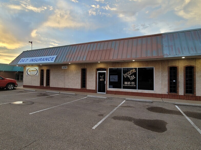 More Photos Of 3206-3212 34th St, Lubbock Storefront Retail Office For Lease
